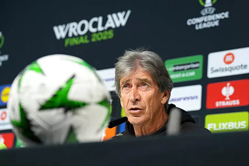 بيليجريني: نحن واثقون قبل نهائي دوري المؤتمر ولا يوجد فريق مفضل للانتزاع اللقب