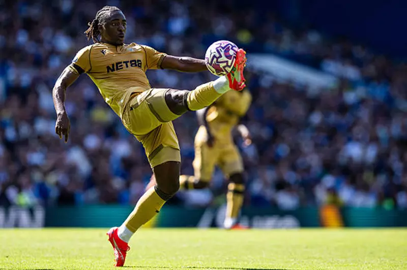 آرسنال يحقق إنجازًا جديدًا بخطف صفقة إيزي من توتنهام