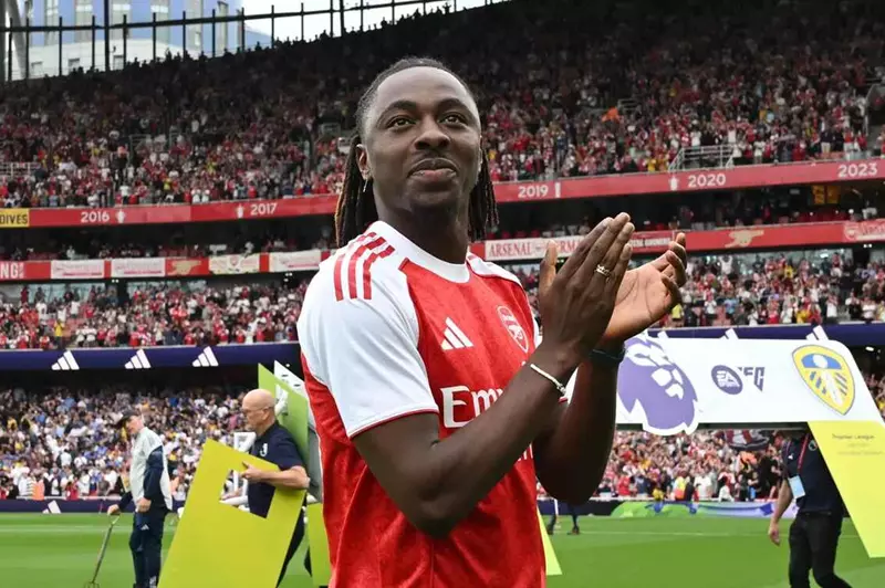 استراتيجيات أرسنال المستقبلية: تحليل تعاقد إيزي وأبعادها التكتيكية