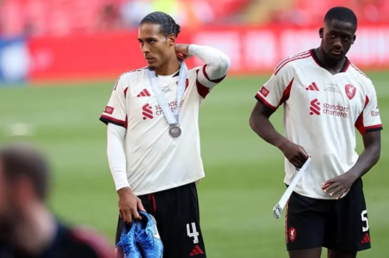 استراتيجية الانتقالات في كرة القدم الأوروبية: تحليل طلبات الأندية واللاعبين