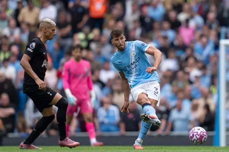 تحليل أسباب فشل ليفربول في العودة أمام توتنهام: دوافع وخبرات مباراة محبطة