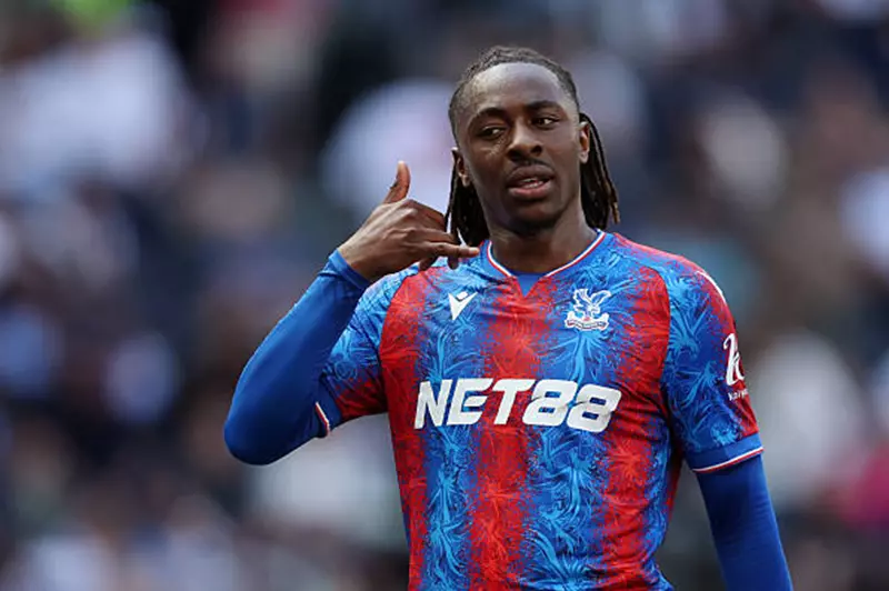 تحليل أسباب اختيار إيزي آرسنال بدلاً من توتنهام: أبعاد تاريخية وشخصية