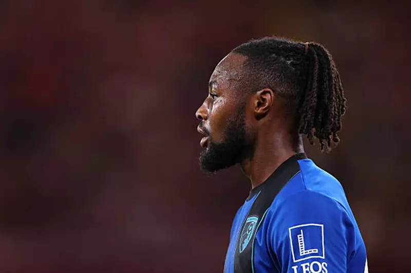 سيمنيو يعبر عن رأيه في العنصرية خلال مباراة ليفربول وبورنموث