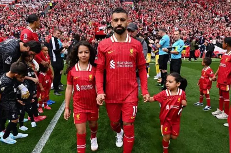 محمد صلاح يروي تفاصيل فوزه بجوائز الحذاء الذهبي