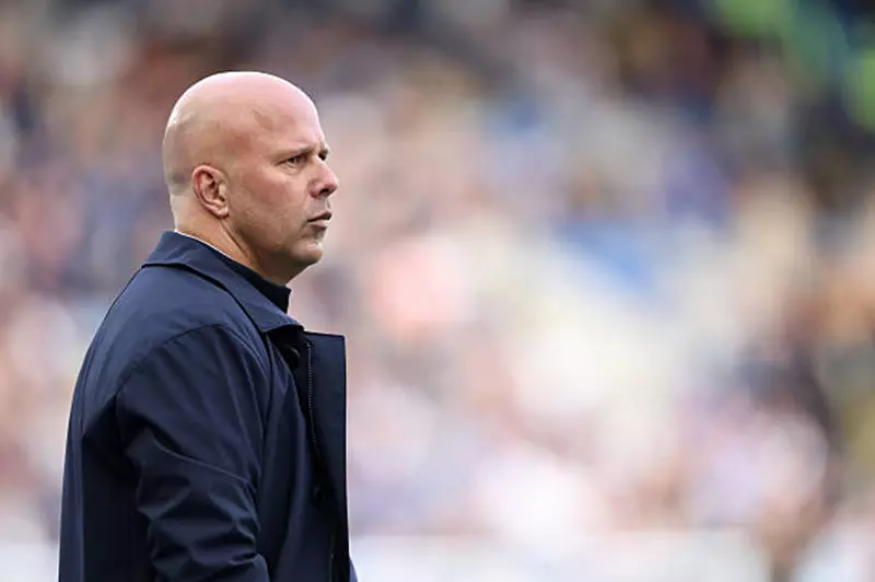 سلوت يتحدث عن منافسي ليفربول في دوري أبطال أوروبا