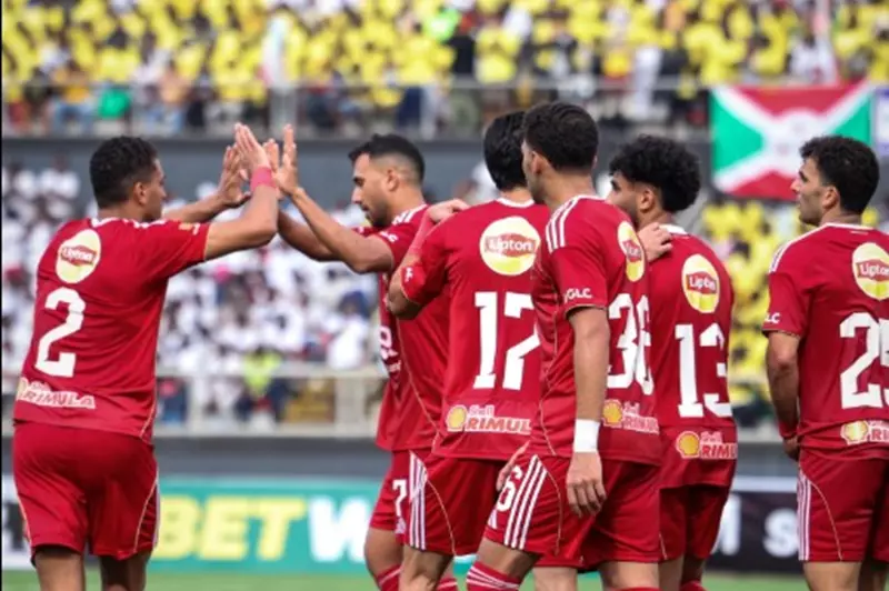 صافرة الشهدي تضبط مباراة الأهلي والاتحاد